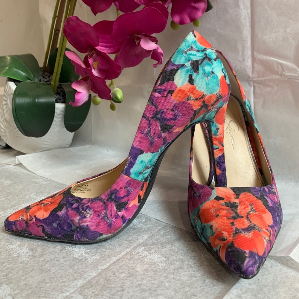 JESSICA SIMPSON FLORAL PUMPS